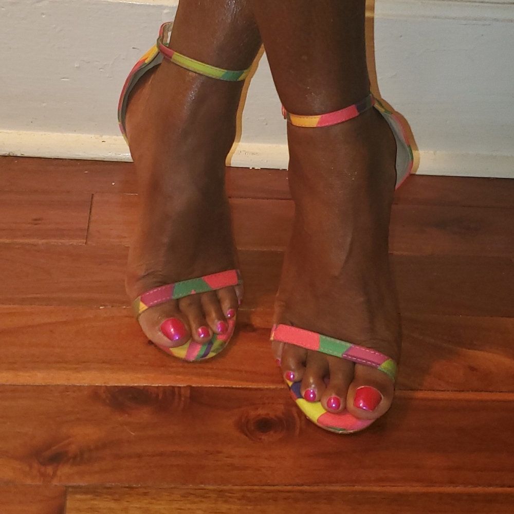 Shoes - Picture 4 of 4